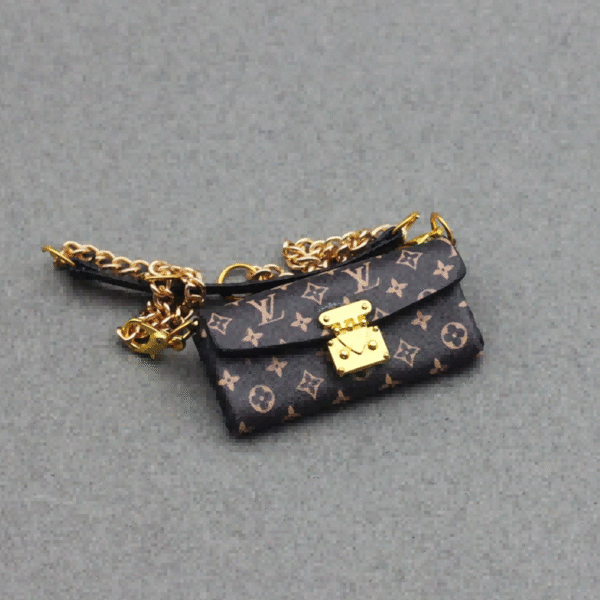 Clip L*V Bag Dark Brown